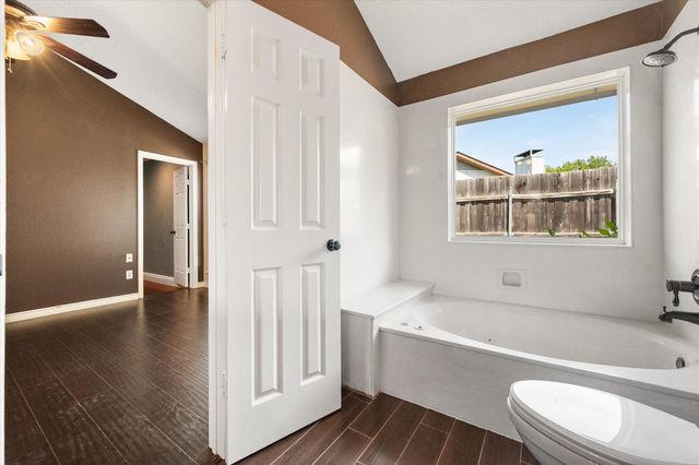 4209 Worth Forest Drive, Arlington, TX 76016