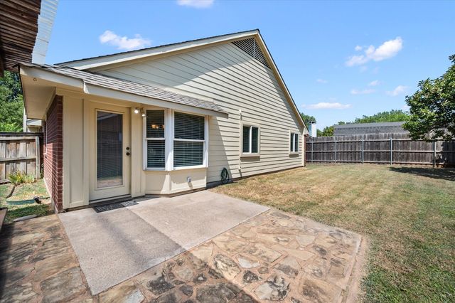 4209 Worth Forest Drive, Arlington, TX 76016