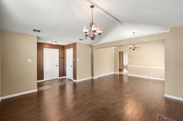 4209 Worth Forest Drive, Arlington, TX 76016