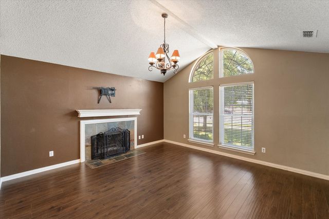 4209 Worth Forest Drive, Arlington, TX 76016