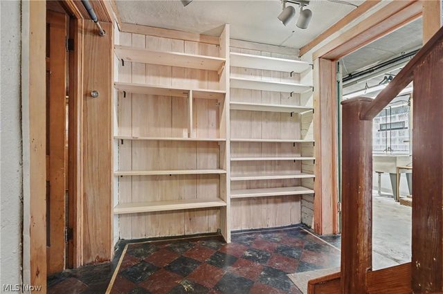 3396 Dorchester Road, Shaker Heights, OH 44120