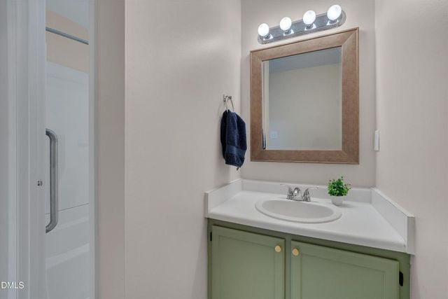 6528 Hearthstone Drive E, Raleigh, NC 27615