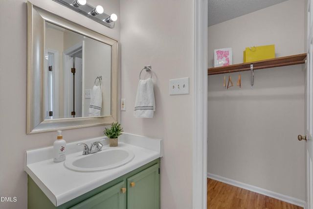 6528 Hearthstone Drive E, Raleigh, NC 27615