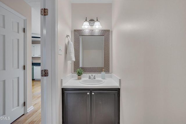 6528 Hearthstone Drive E, Raleigh, NC 27615