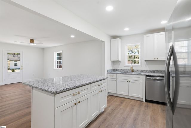 118 E Decatur Street, Greenville, SC 29617