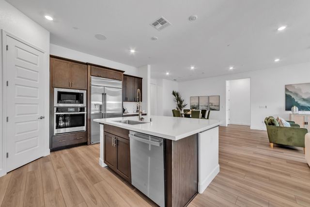 3270 Garden Terrace Dr, Folsom, CA 95630