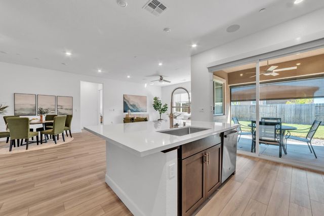 3270 Garden Terrace Dr, Folsom, CA 95630