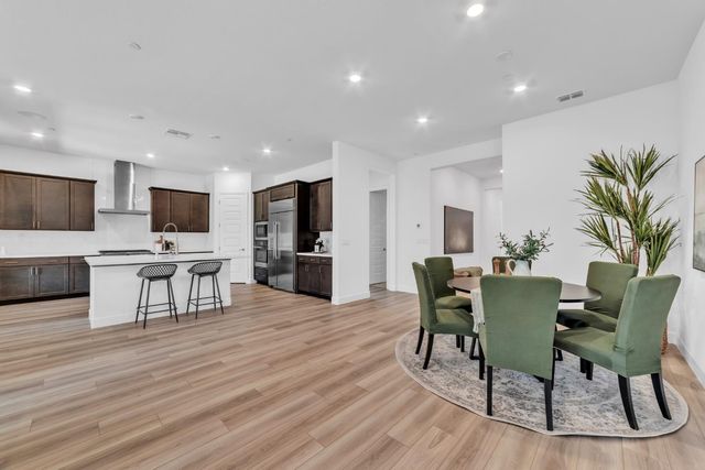 3270 Garden Terrace Dr, Folsom, CA 95630