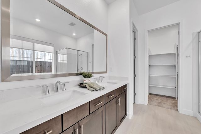 3270 Garden Terrace Dr, Folsom, CA 95630