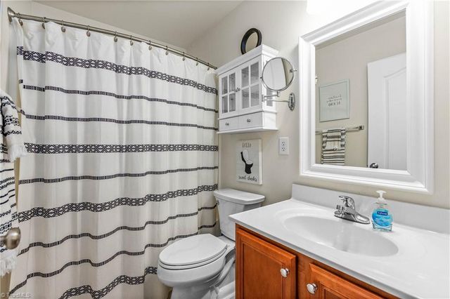 4328 Weatherton Drive, Kernersville, NC 27284
