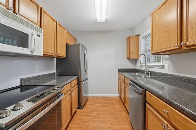 1206 Brighton Point, Sandy Springs, GA 30328