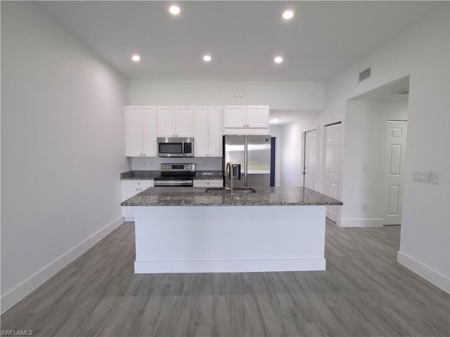 2907 SW Santa Barbara PL, Cape Coral, FL 33914