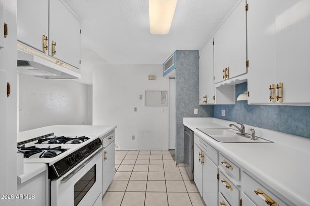3311 W PARADISE Drive, Phoenix, AZ 85029