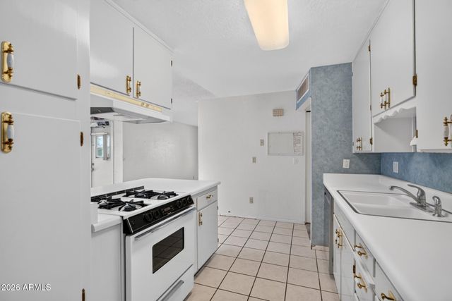 3311 W PARADISE Drive, Phoenix, AZ 85029