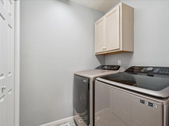 311 Highland Avenue, Fairfax, IA 52228