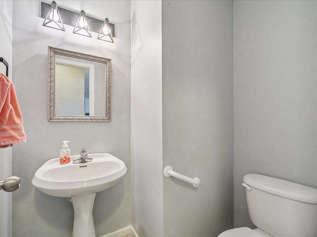 311 Highland Avenue, Fairfax, IA 52228