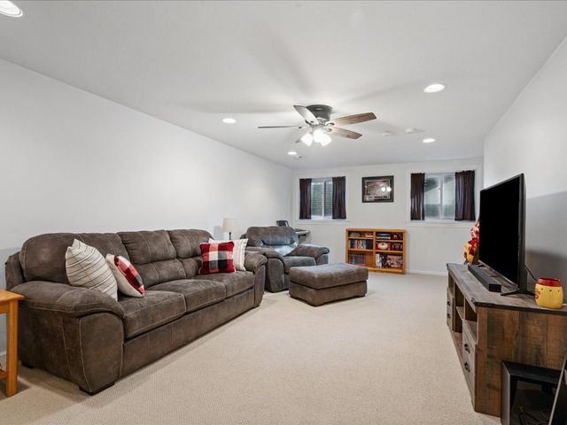 311 Highland Avenue, Fairfax, IA 52228