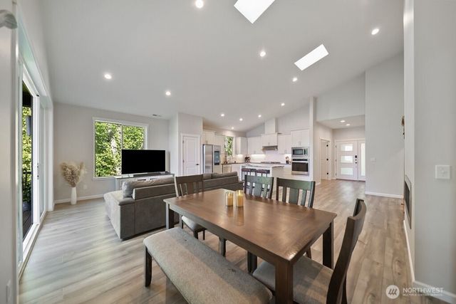 4652 E Hillcrest Drive, Port Orchard, WA 98366