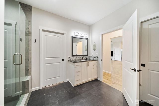 4652 E Hillcrest Drive, Port Orchard, WA 98366