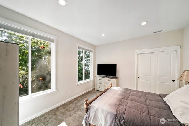 4652 E Hillcrest Drive, Port Orchard, WA 98366