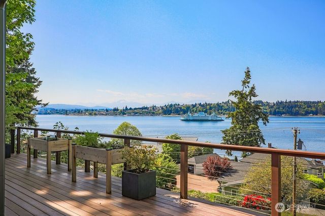 4652 E Hillcrest Drive, Port Orchard, WA 98366