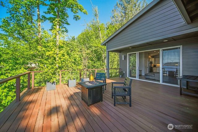 4652 E Hillcrest Drive, Port Orchard, WA 98366