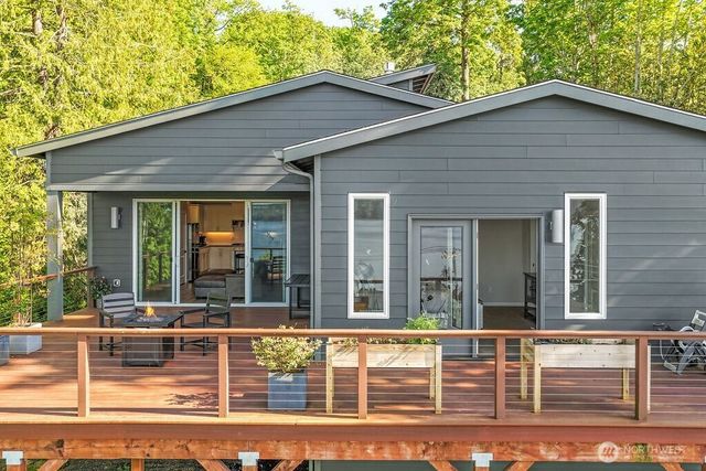 4652 E Hillcrest Drive, Port Orchard, WA 98366