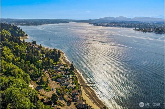 4652 E Hillcrest Drive, Port Orchard, WA 98366
