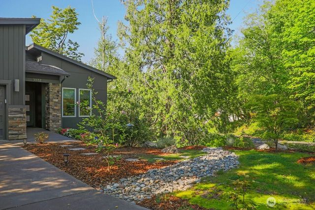 4652 E Hillcrest Drive, Port Orchard, WA 98366