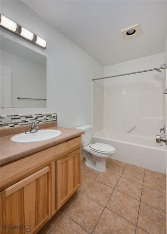 1126 Cruiser Lane A, Belgrade, MT 59714