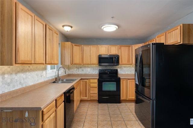 1126 Cruiser Lane A, Belgrade, MT 59714