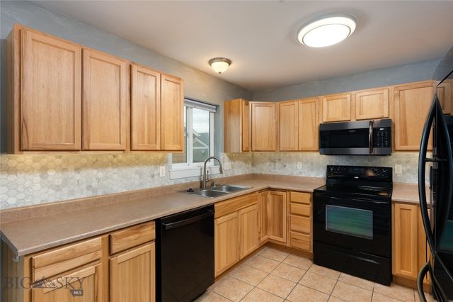 1126 Cruiser Lane A, Belgrade, MT 59714