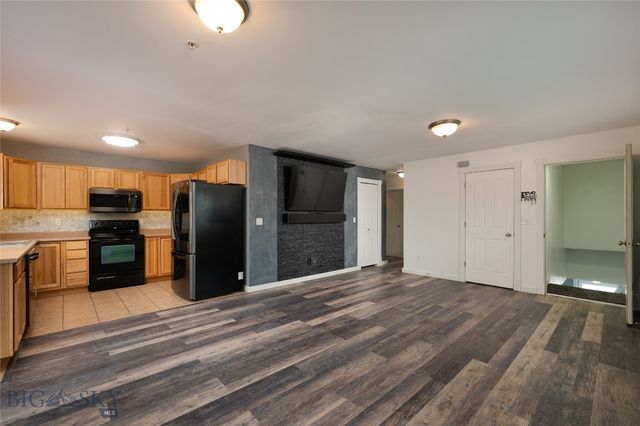 1126 Cruiser Lane A, Belgrade, MT 59714