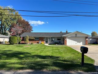 39520 Venetian Drive, Harrison Charter Township, MI 48045