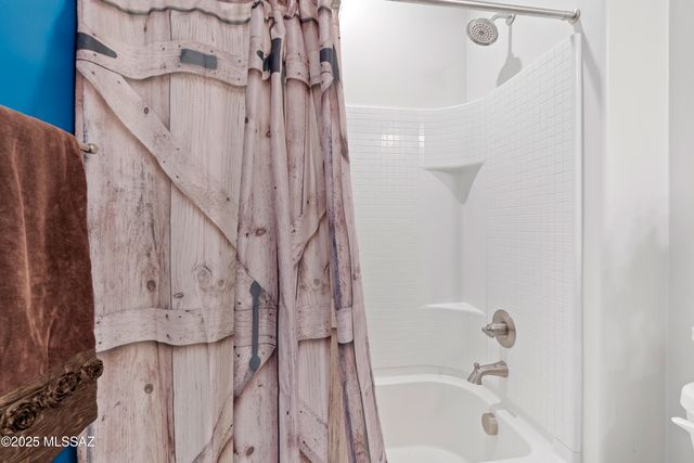 33013 S Expedition Court, Red Rock, AZ 85145