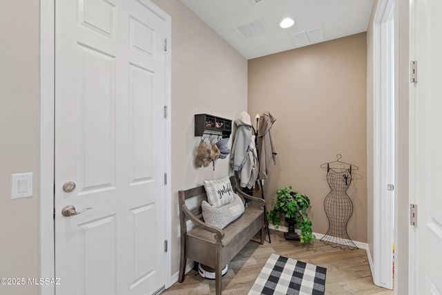 33013 S Expedition Court, Red Rock, AZ 85145