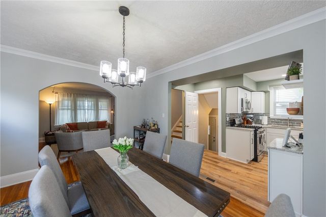 3395 Tullamore Road, Cleveland Heights, OH 44118