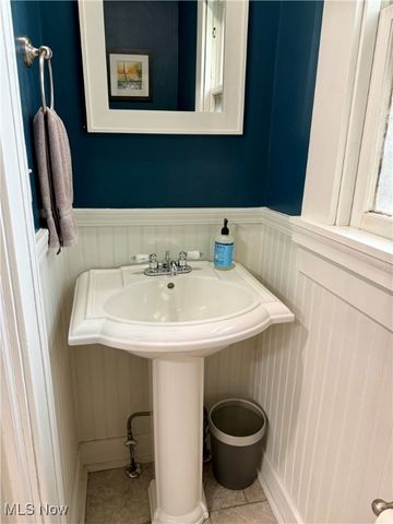 3395 Tullamore Road, Cleveland Heights, OH 44118