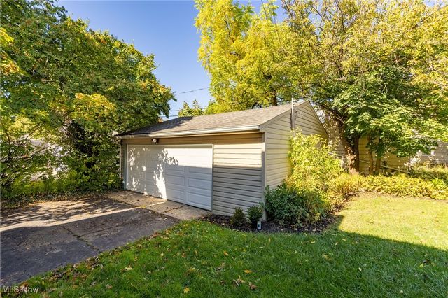 3395 Tullamore Road, Cleveland Heights, OH 44118