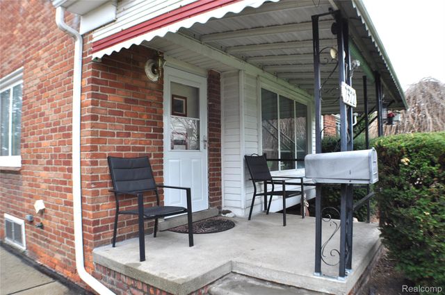 7322 E Frumin Court, Westland, MI 48185