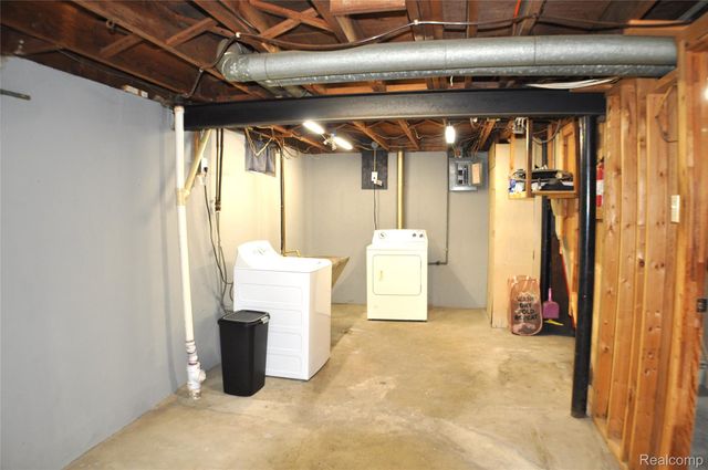 7322 E Frumin Court, Westland, MI 48185