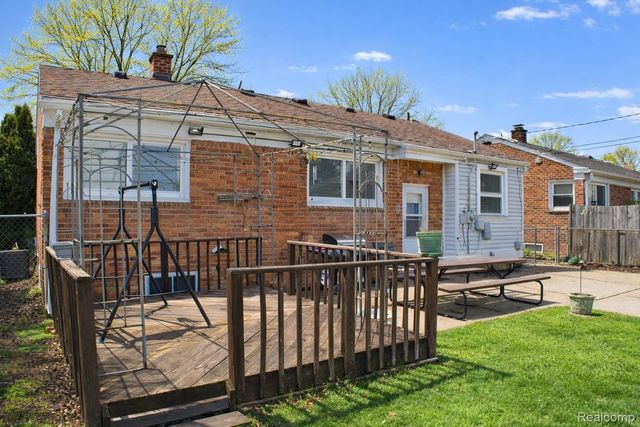 7322 E Frumin Court, Westland, MI 48185