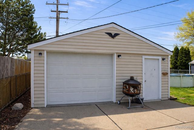 7322 E Frumin Court, Westland, MI 48185