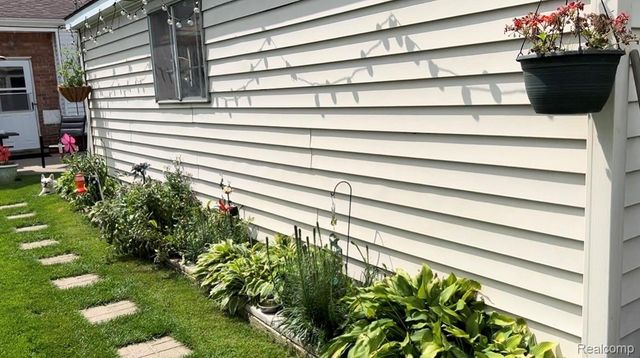 7322 E Frumin Court, Westland, MI 48185