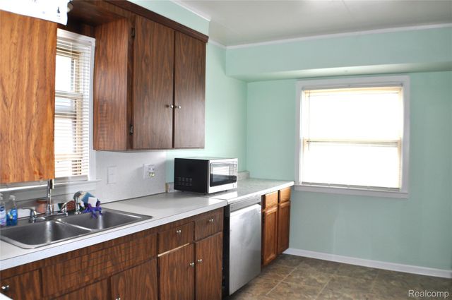 7322 E Frumin Court, Westland, MI 48185