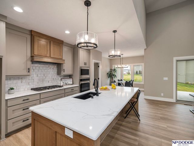 3301 S 212 Street, Omaha, NE 68022