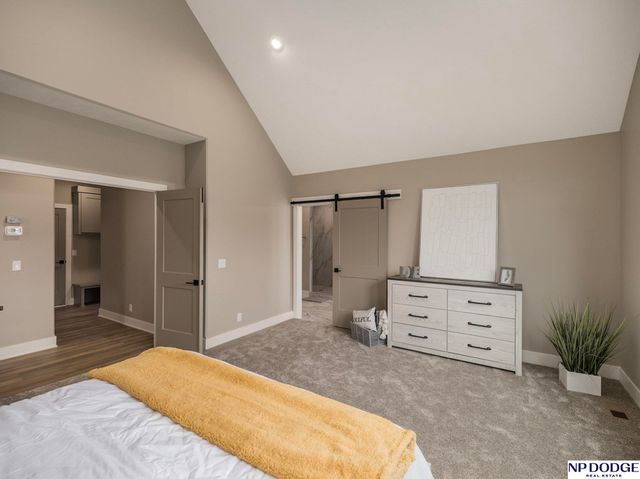 3301 S 212 Street, Omaha, NE 68022