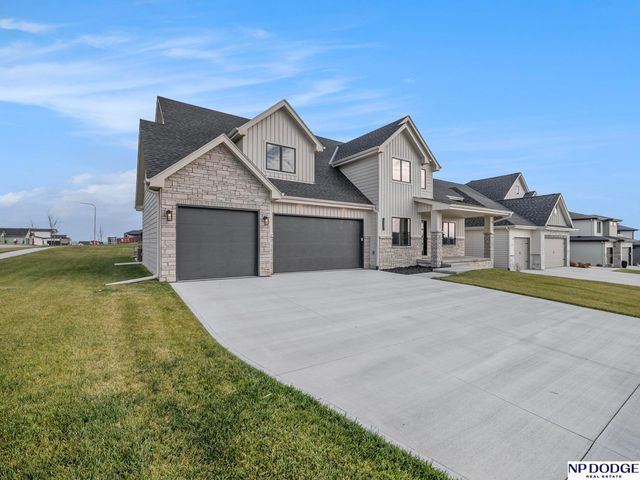 3301 S 212 Street, Omaha, NE 68022