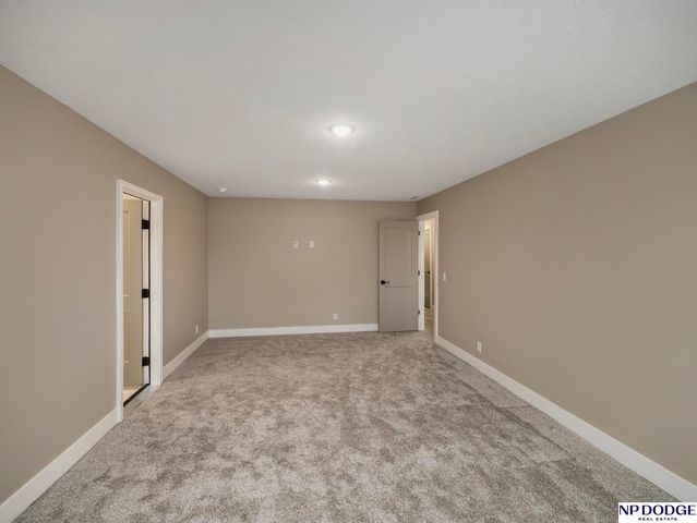 3301 S 212 Street, Omaha, NE 68022