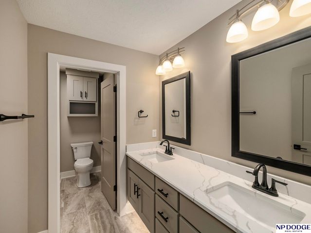 3301 S 212 Street, Omaha, NE 68022